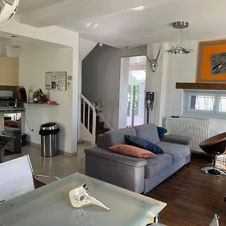 Jolie Maison De Avec Terrasse Et Jardin בית נופש *