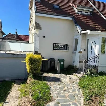 Jolie Maison De Avec Terrasse Et Jardin Holiday home Warcq