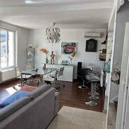 Jolie Maison De Avec Terrasse Et Jardin בית נופש *