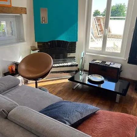 Jolie Maison De Avec Terrasse Et Jardin Warcq